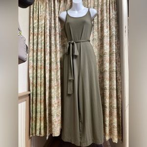 Cuyana V-Back Jumpsuit in Olive Green Size Medium